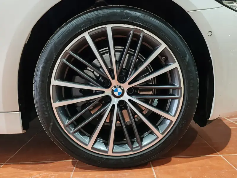 بي إم دبليو الفئة الخامسة 2023 520i 10