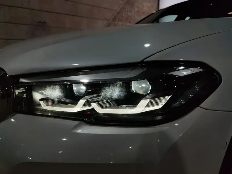 بي إم دبليو الفئة الخامسة 2023 520i 4