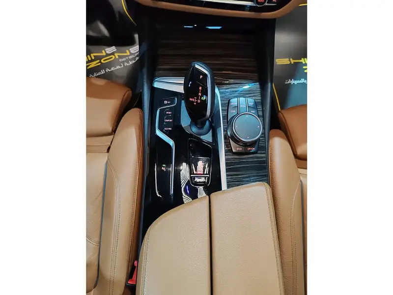 بي إم دبليو الفئة الخامسة 2023 520i 19