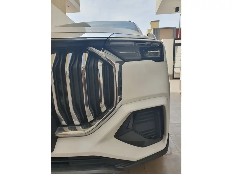 Geely Okavango 2024 2