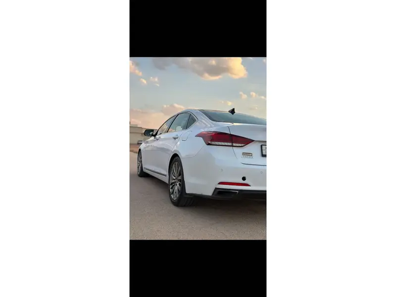 Hyundai Genesis 2017 6