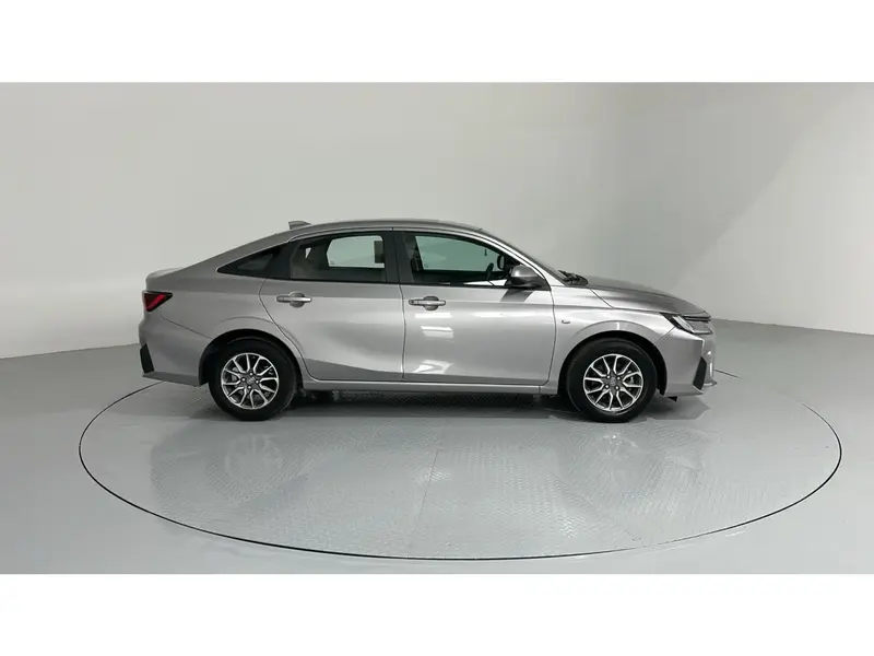 Toyota Yaris Y 2024 6