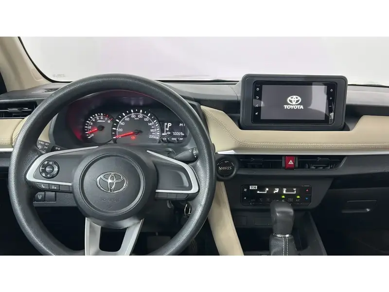 Toyota Yaris Y 2024 25