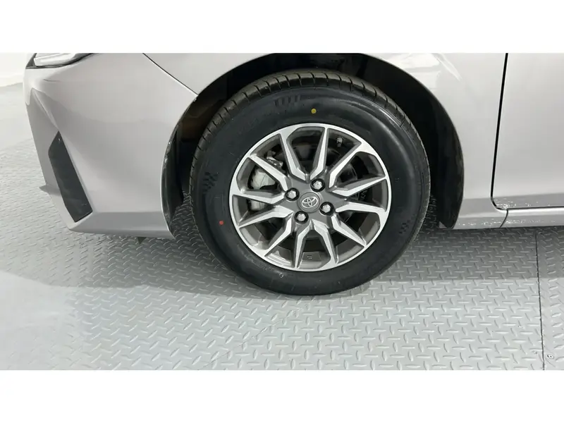 Toyota Yaris Y 2024 32