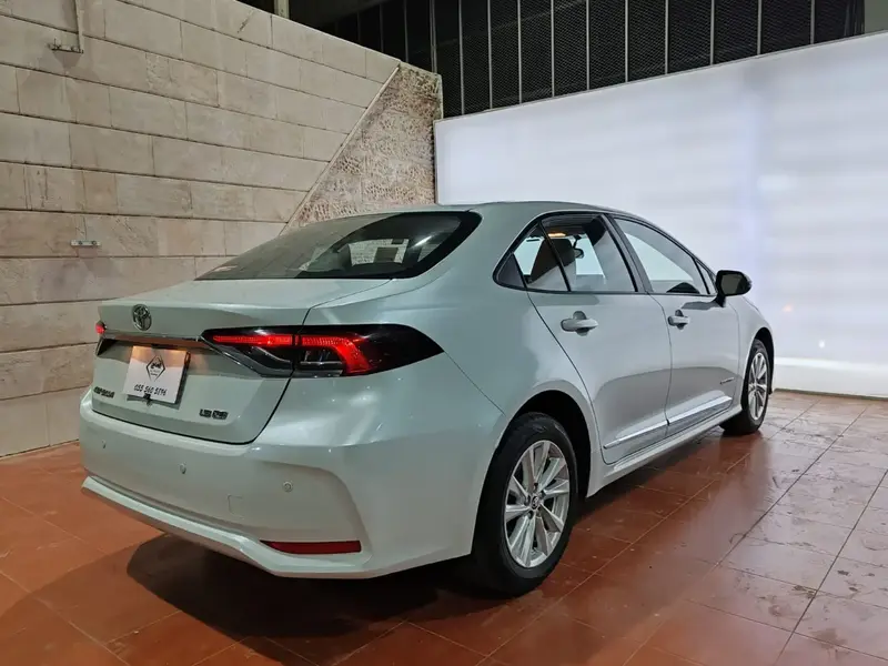Toyota Corolla 2024 4