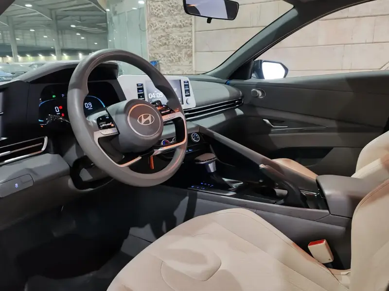 Hyundai Elantra 2024 11