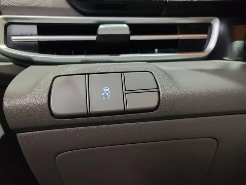 Hyundai Elantra 2024 24