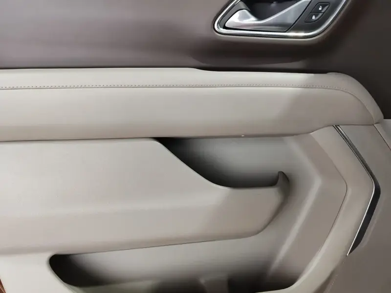 Chevrolet Suburban 2024 15
