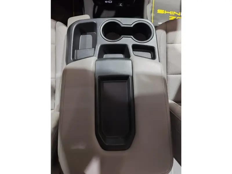 Chevrolet Suburban 2024 17