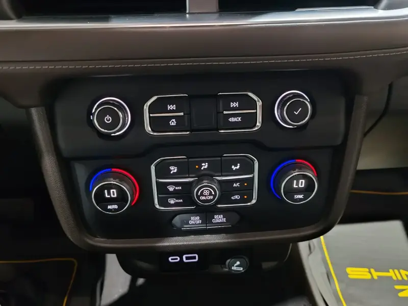 Chevrolet Suburban 2024 22
