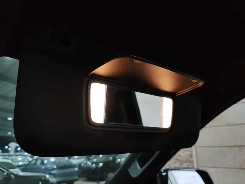 Chevrolet Suburban 2024 29