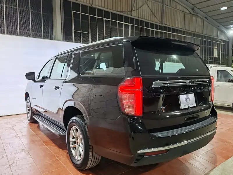 Chevrolet Suburban 2024 7