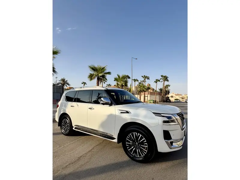 Nissan Patrol 2024 4