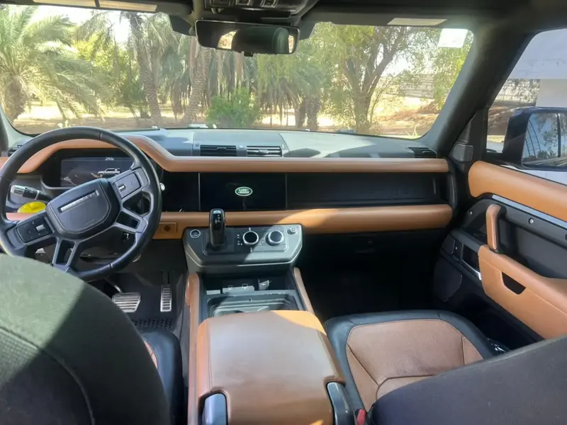 Land Rover Defender 2020 4