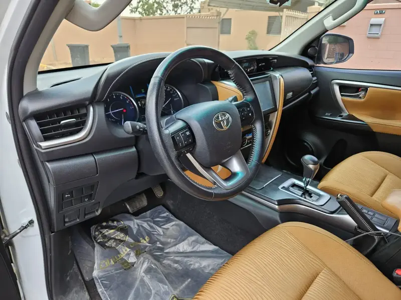 Toyota Fortuner 2023 2