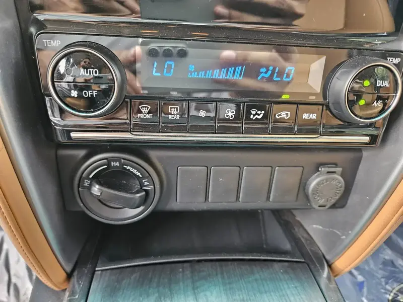 Toyota Fortuner 2023 6