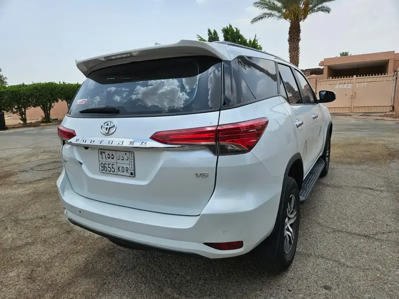 Toyota Fortuner 2023 9