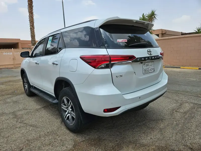 Toyota Fortuner 2023 11