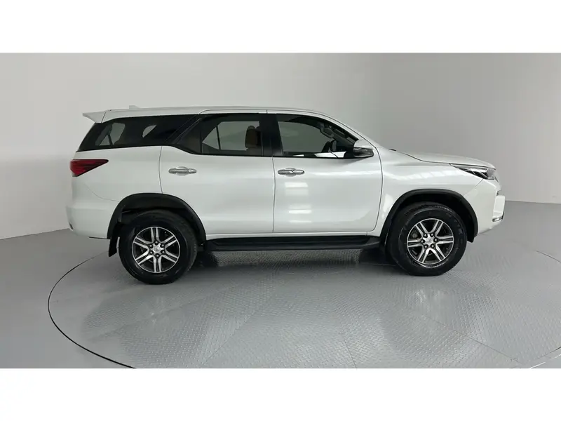 Toyota Fortuner GX 2023 6