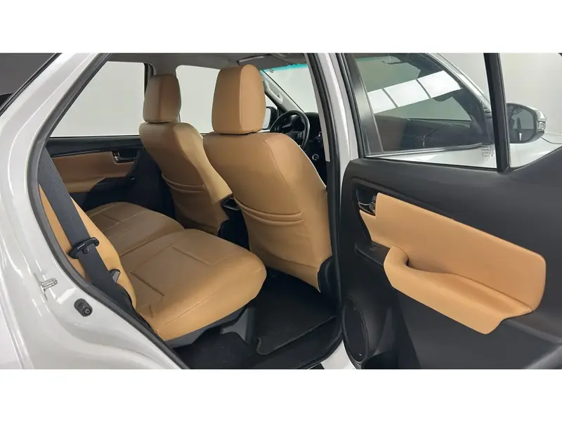 Toyota Fortuner GX 2023 9