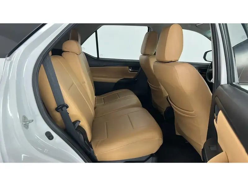 Toyota Fortuner GX 2023 10