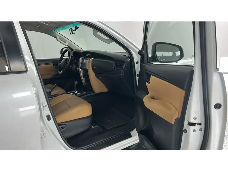 Toyota Fortuner GX 2023 12