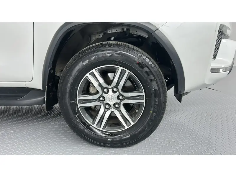Toyota Fortuner GX 2023 17