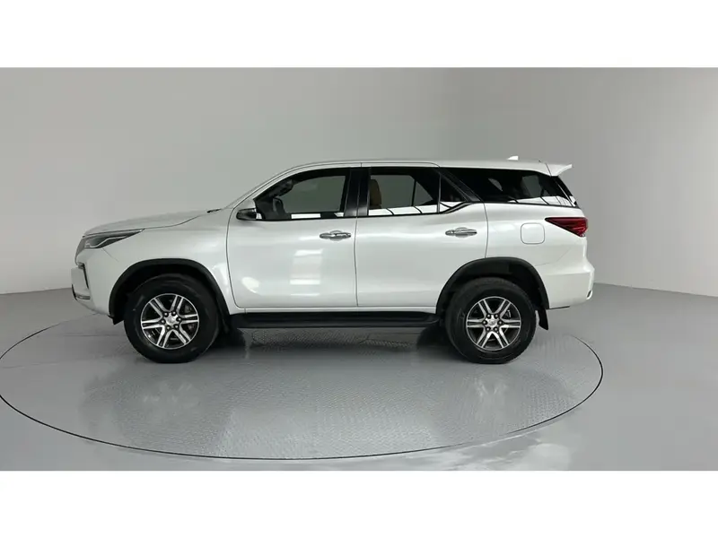 Toyota Fortuner GX 2023 18