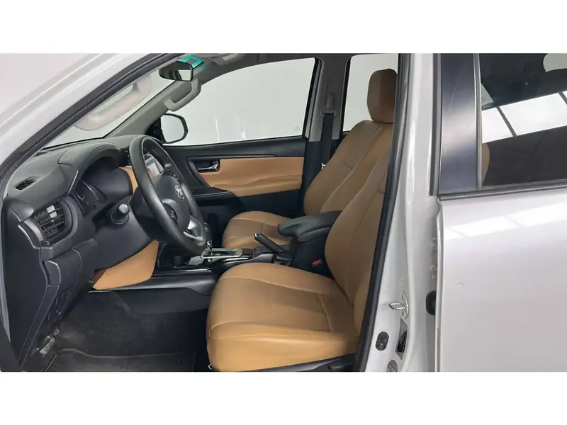 Toyota Fortuner GX 2023 22
