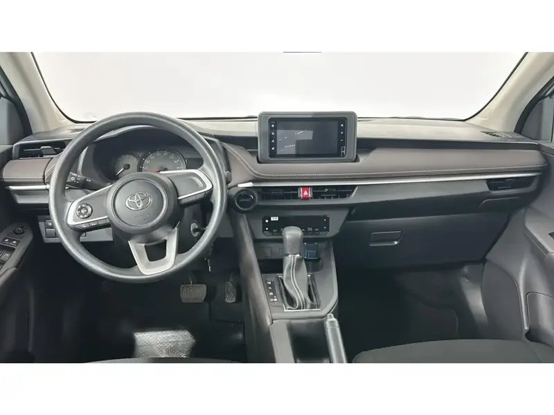 Toyota Yaris Y 2026 16