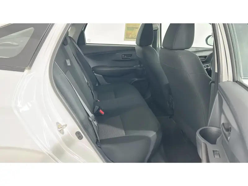 Toyota Yaris Y 2026 27