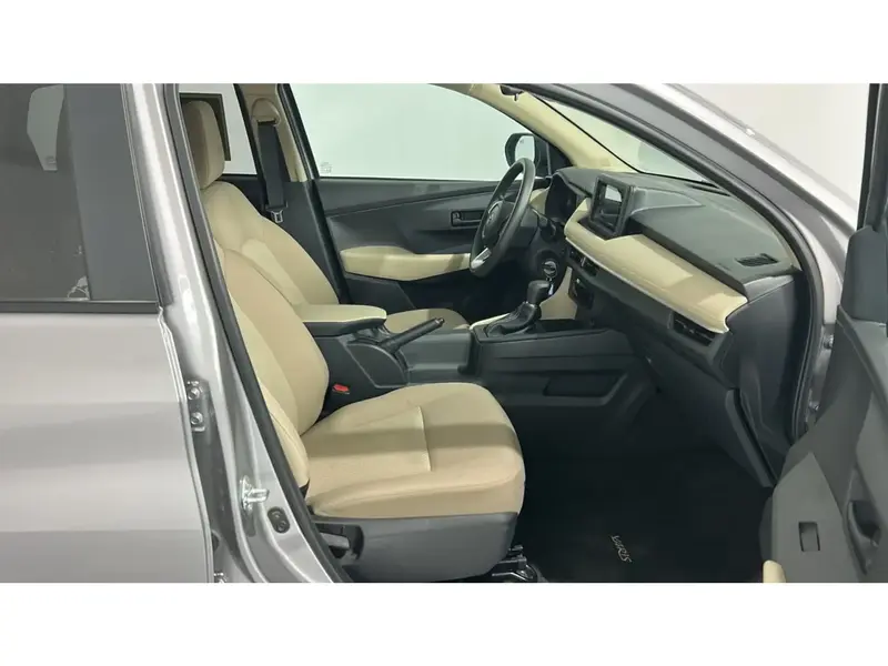 Toyota Yaris Y 2026 25