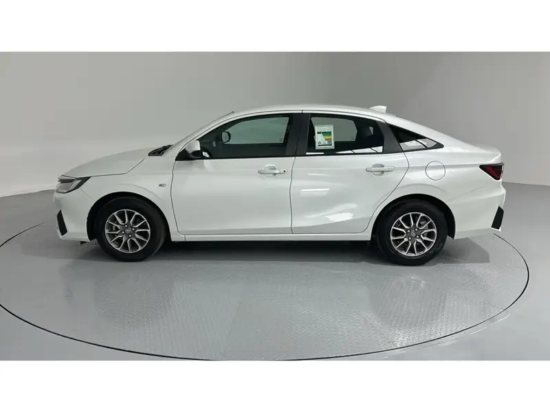 Toyota Yaris Y 2026 13