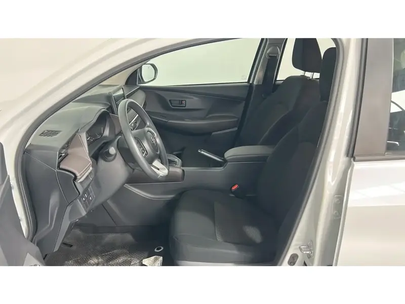Toyota Yaris Y 2026 16