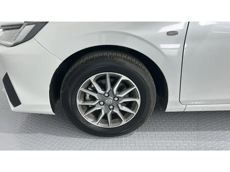 Toyota Yaris Y 2026 24