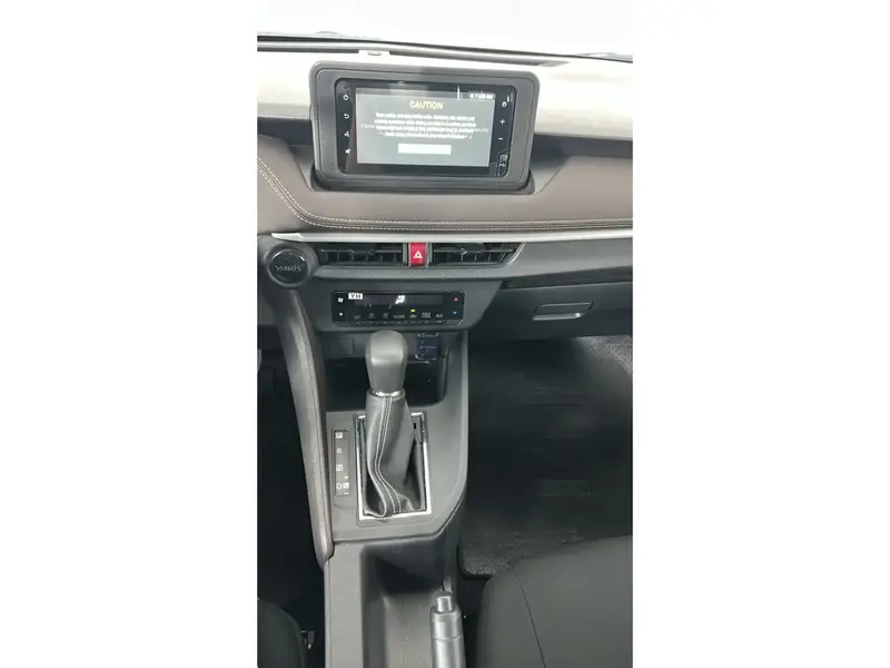 Toyota Yaris Y 2026 25