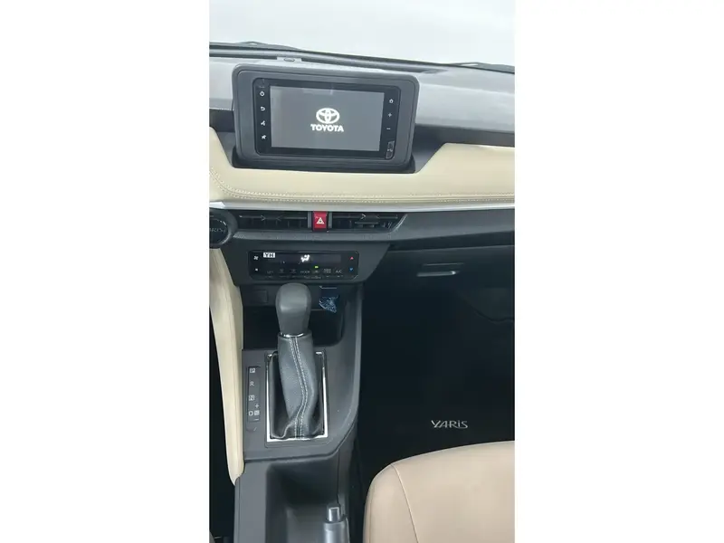 Toyota Yaris Y 2026 23