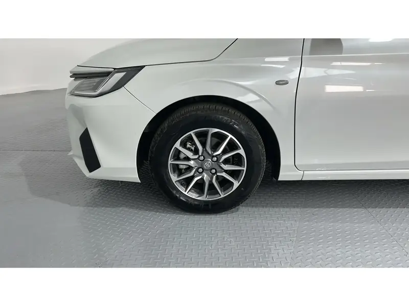 Toyota Yaris Y 2026 27