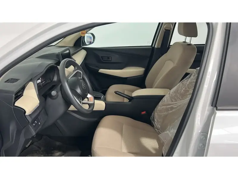 Toyota Yaris Y 2026 16