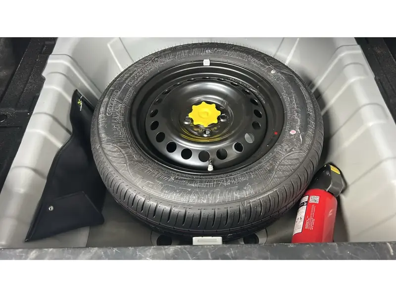 Toyota Yaris Y 2026 26