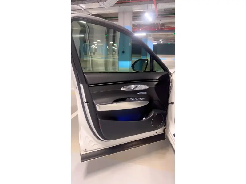 Genesis GV70 2023 12