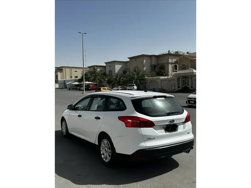 Ford Focus 2015 4