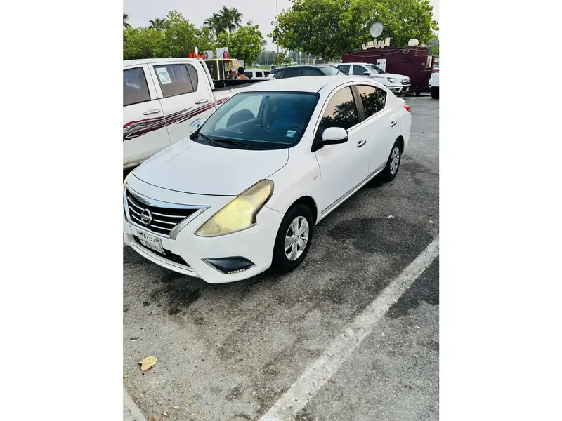Nissan Sunny 2015 4