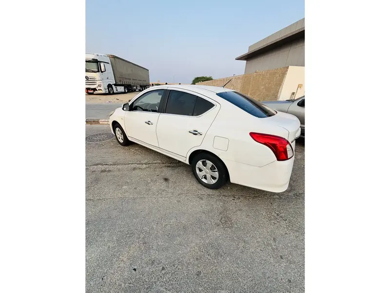 Nissan Sunny 2015 6
