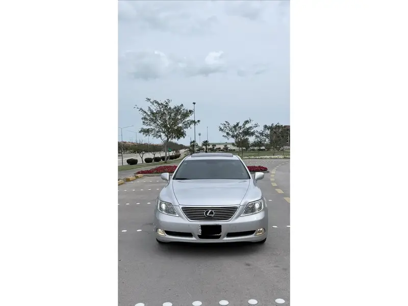 Lexus LS 2008 1
