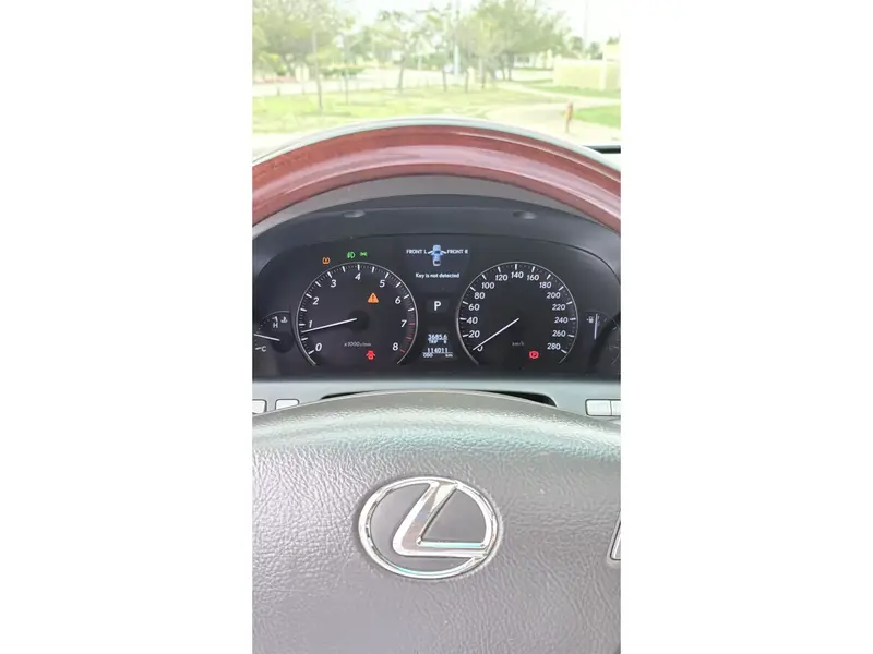 Lexus LS 2008 4