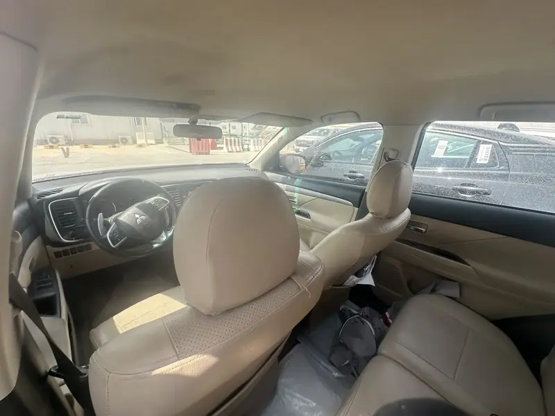 Mitsubishi OUTLANDER 2015 6