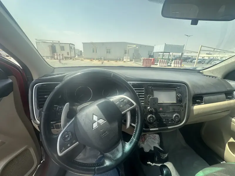 Mitsubishi OUTLANDER 2015 9