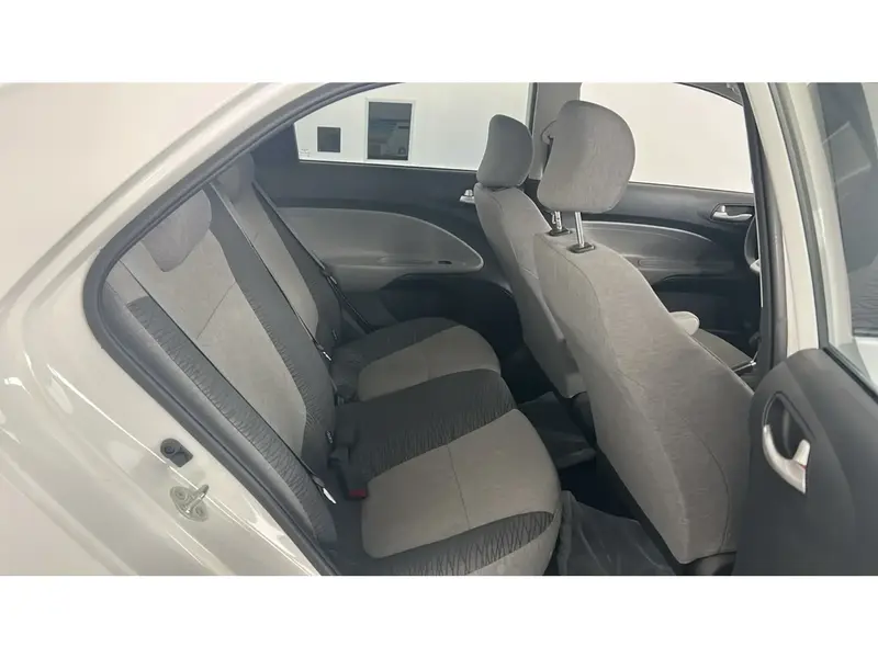 KIA Pegas GL 2026 10