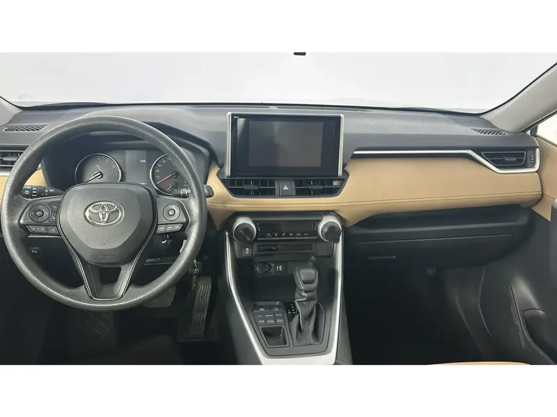 Toyota RAV4 LE 2024 12
